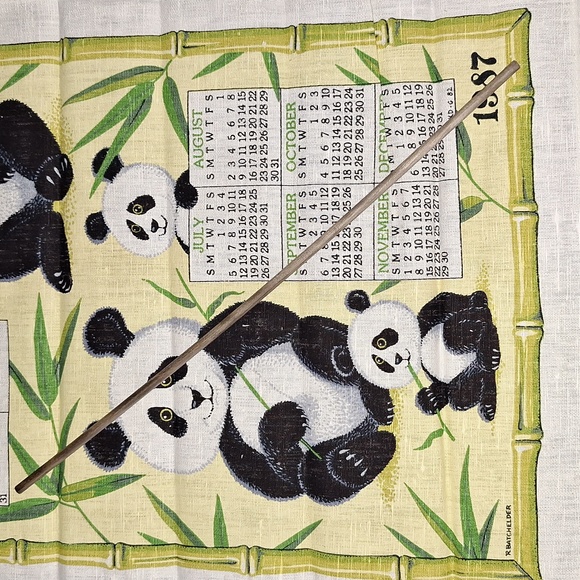 🐼 1987 cloth calendar towel wall hanging with original envelope and dowel - Picture 8 of 13